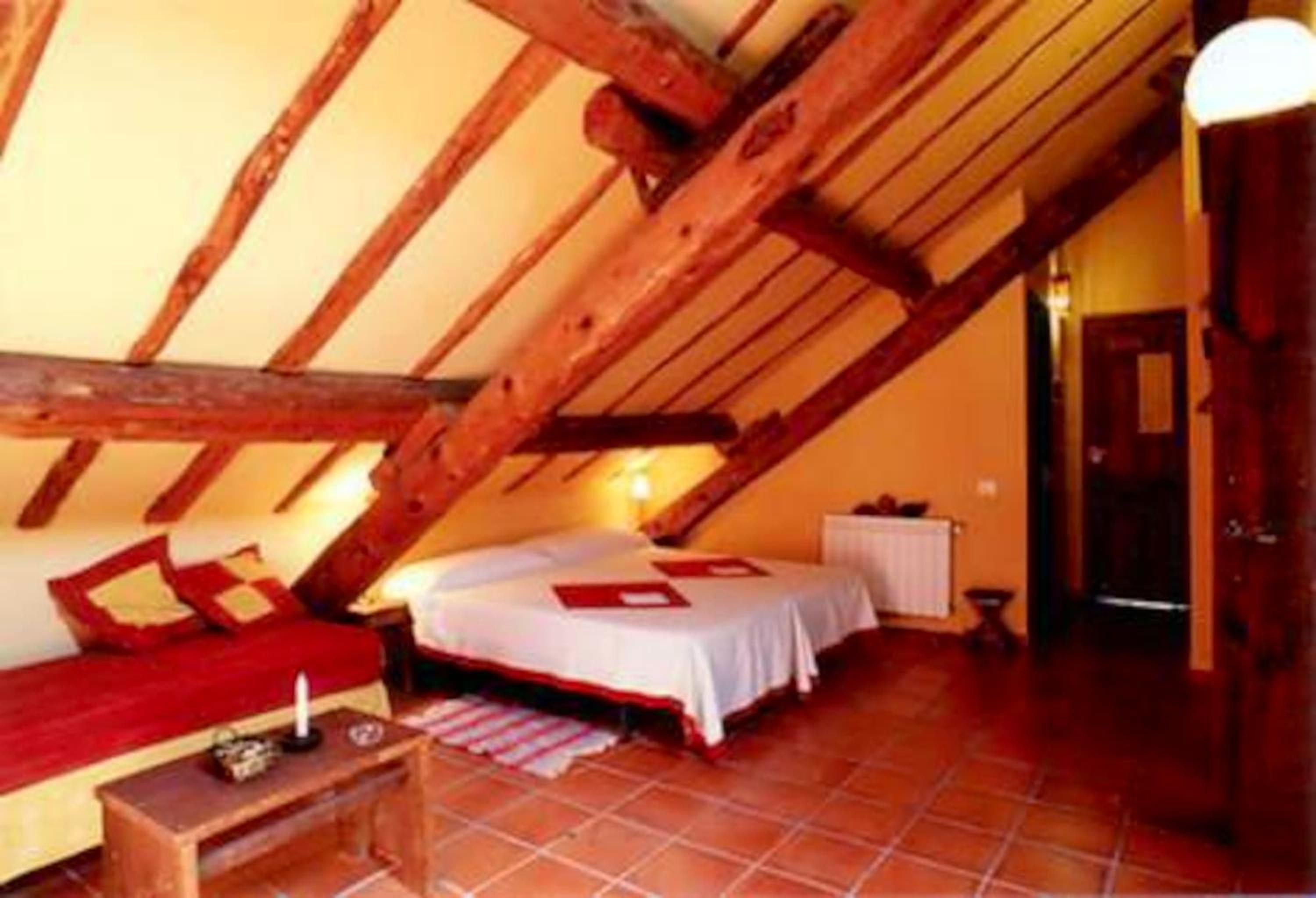 Spacious house with mountain view in Albella, fireplace.