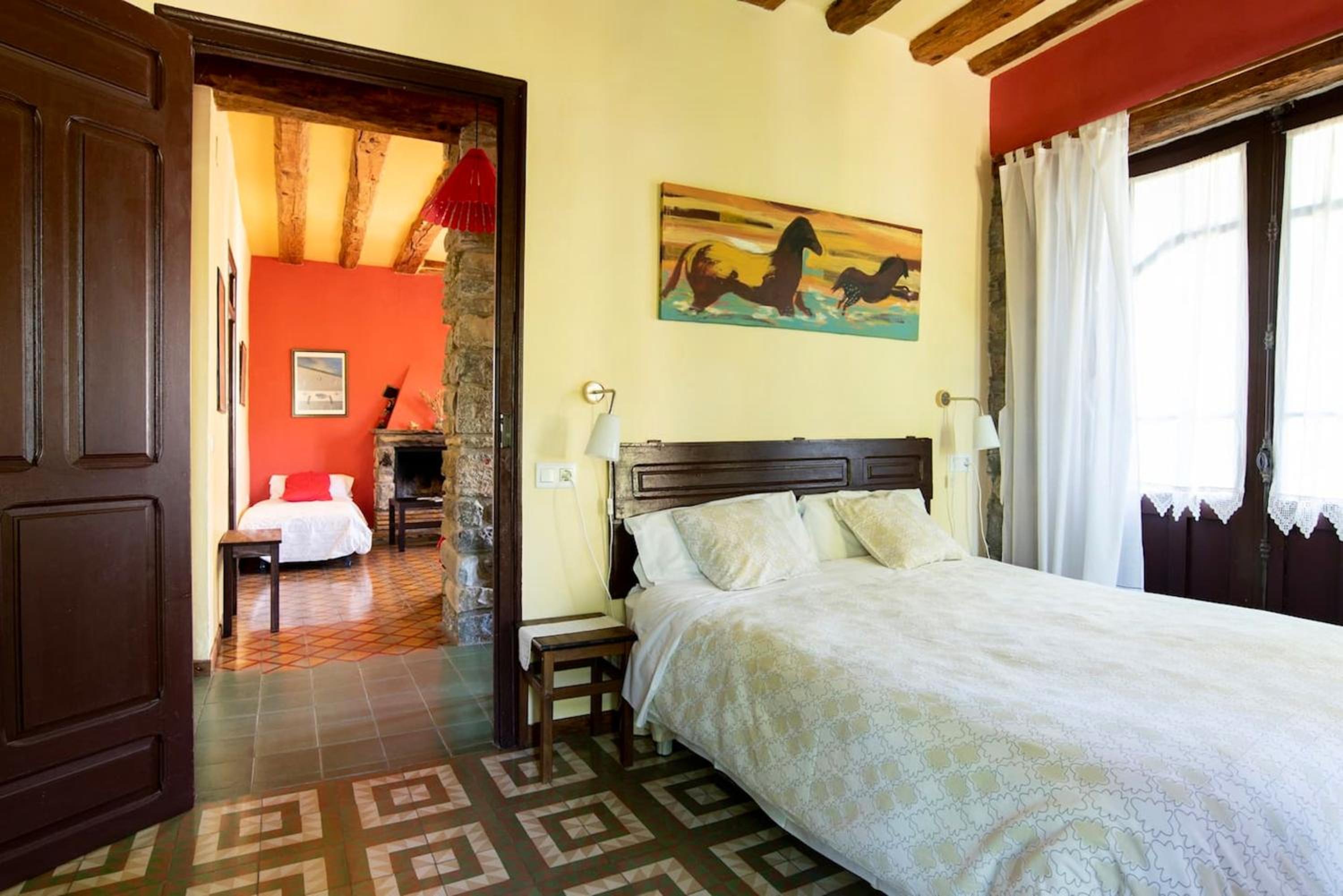 Spacious house with mountain view in Albella, fireplace.
