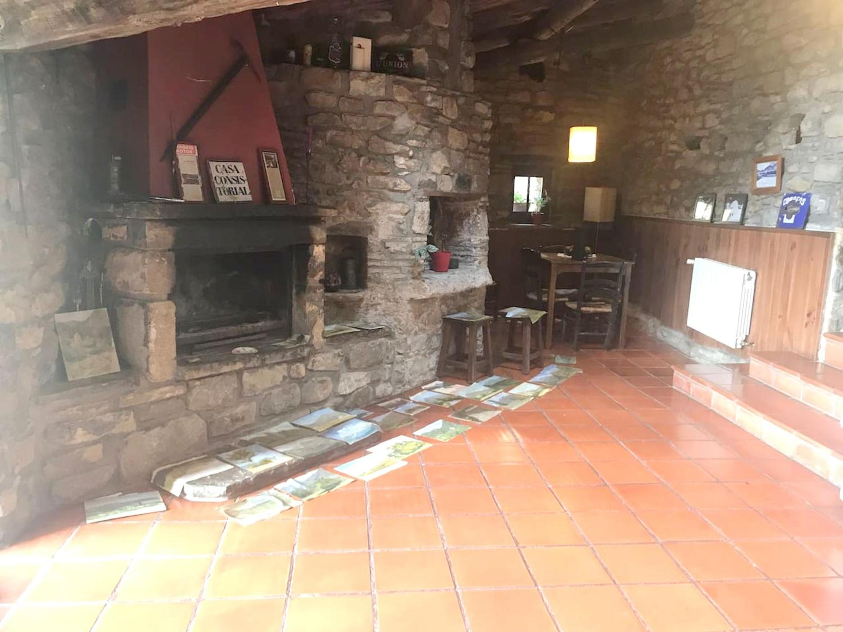 Spacious house with mountain view in Albella, fireplace.