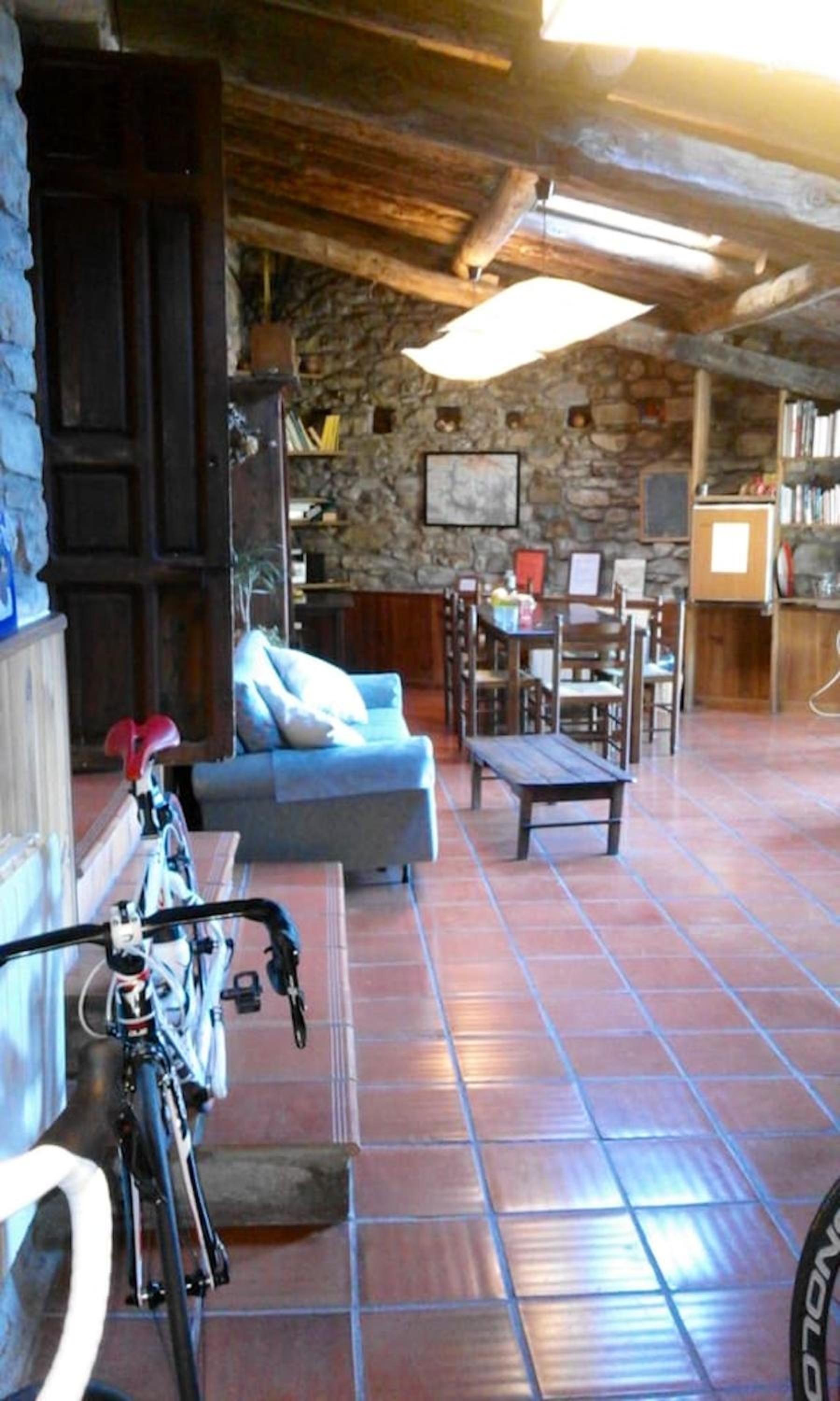 Spacious house with mountain view in Albella, fireplace.