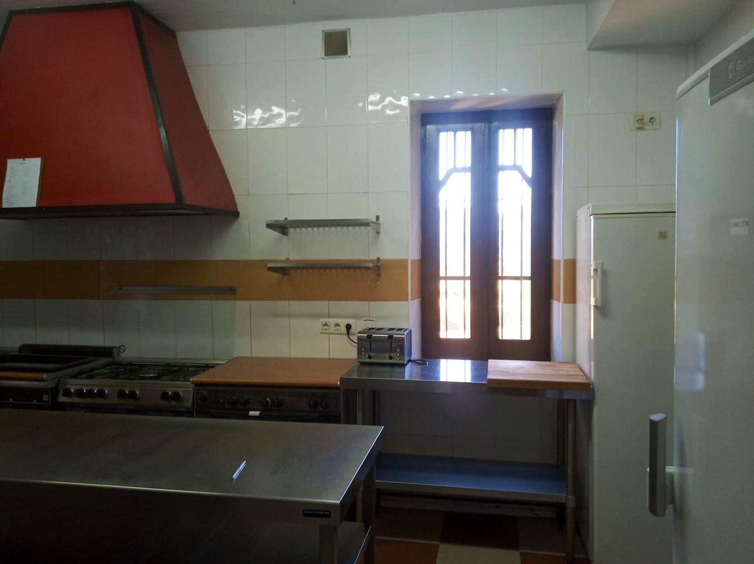 Spacious house with mountain view in Albella, fireplace.