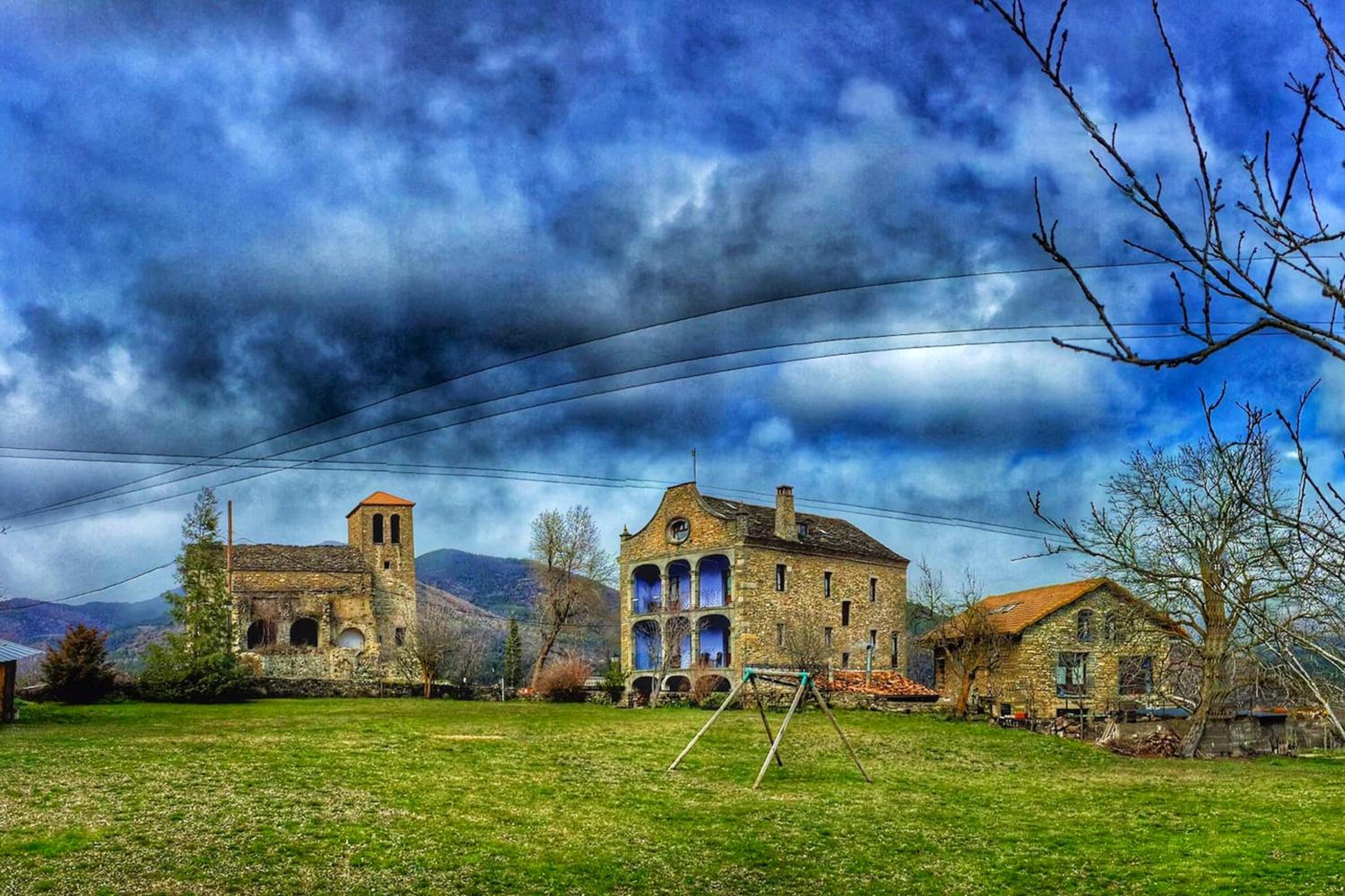 Spacious house with mountain view in Albella, fireplace.