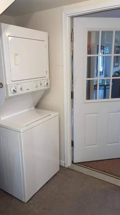 Entire Private 2 bedrooms house, nice neighborhood view 5