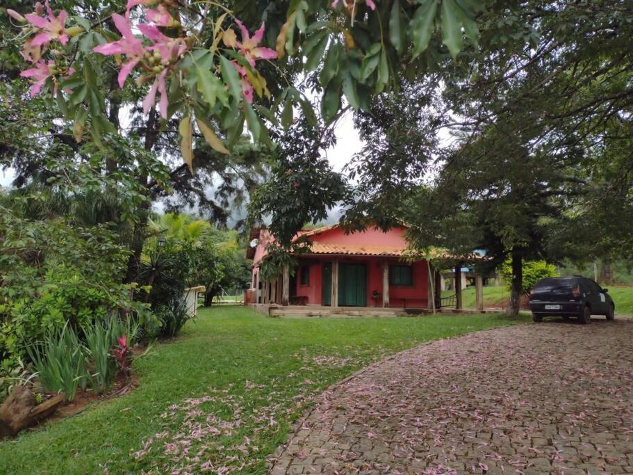 Sítio da Tia Lucia Perto da Montanha