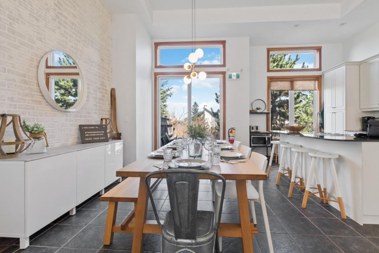 The Parker House Gorgeous Light and Spacious Chalet 86100