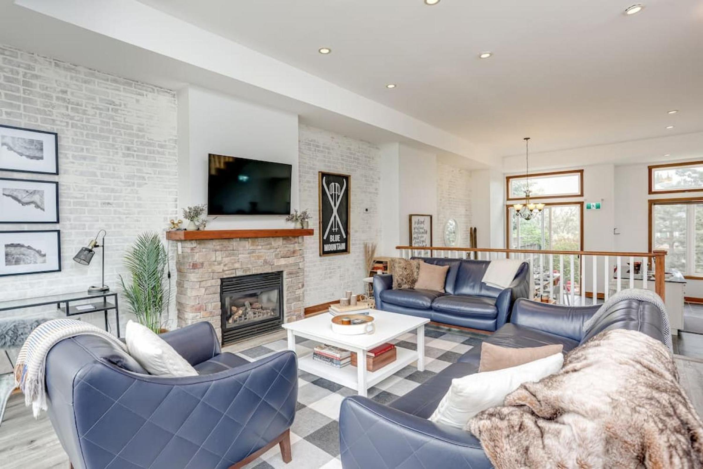 The Parker House Gorgeous Light and Spacious Chalet 86100