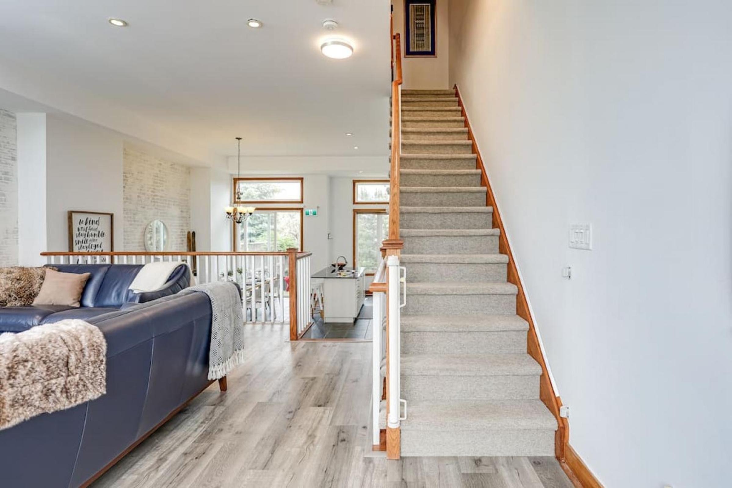 The Parker House Gorgeous Light and Spacious Chalet 86100