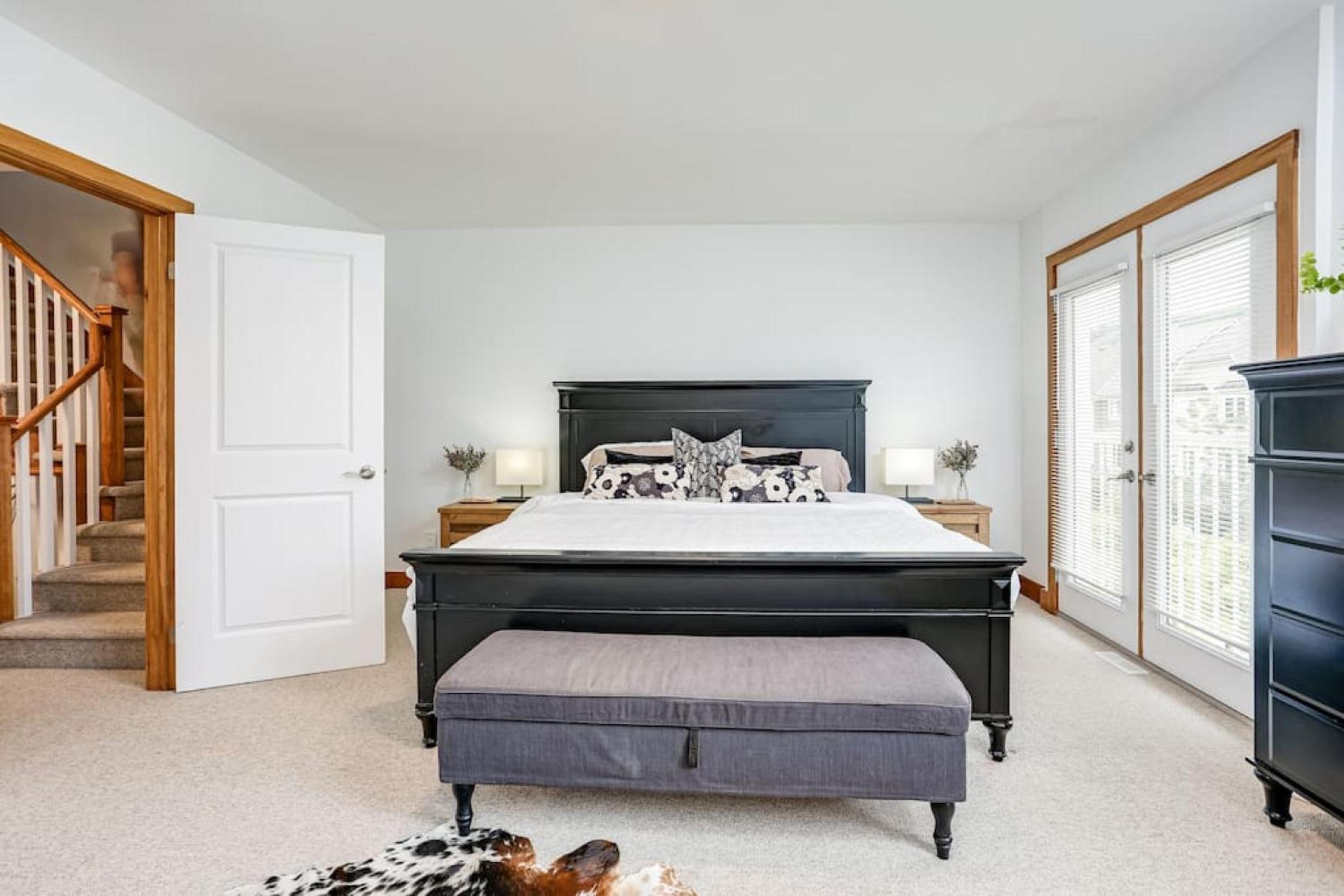 The Parker House Gorgeous Light and Spacious Chalet 86100