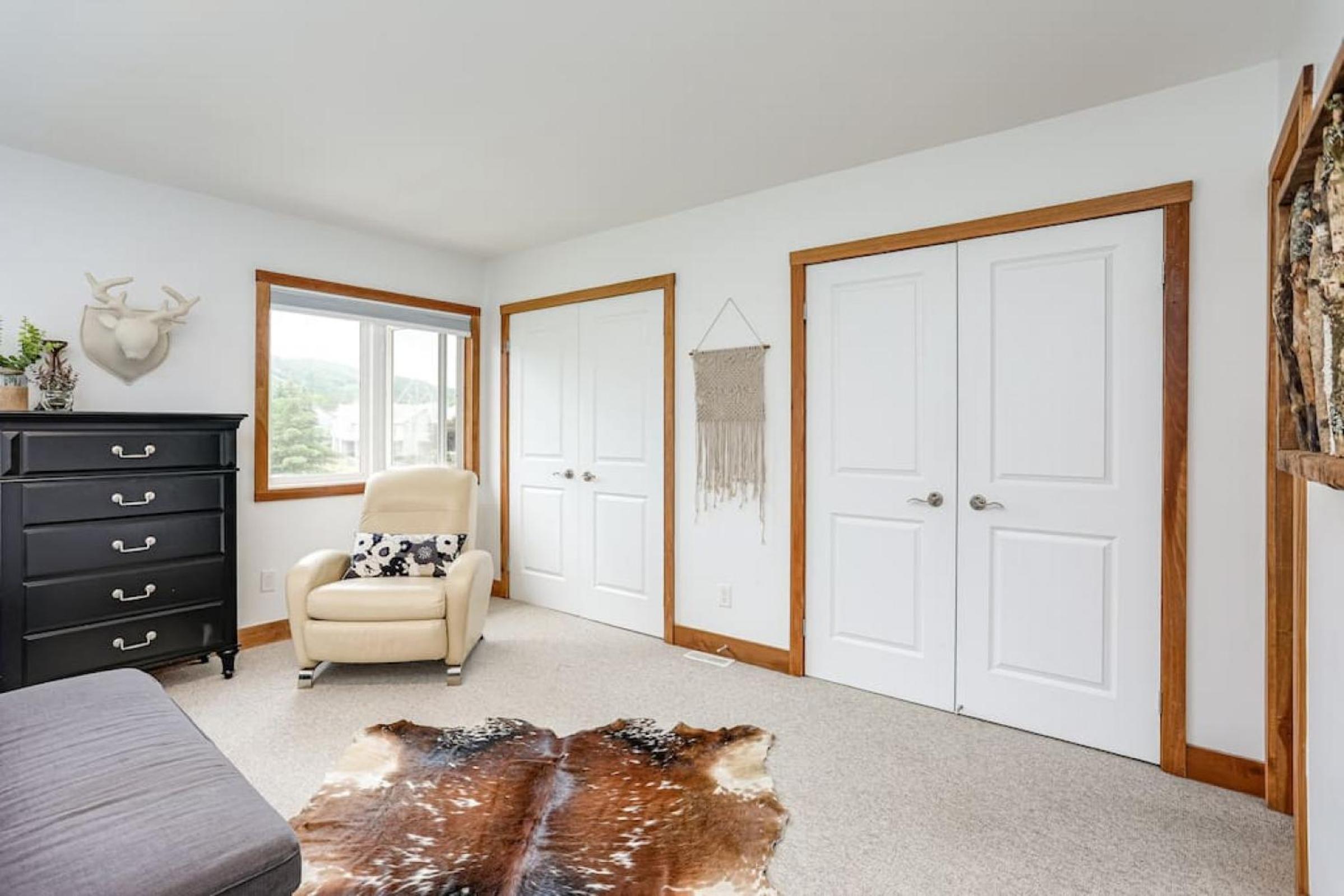 The Parker House Gorgeous Light and Spacious Chalet 86100