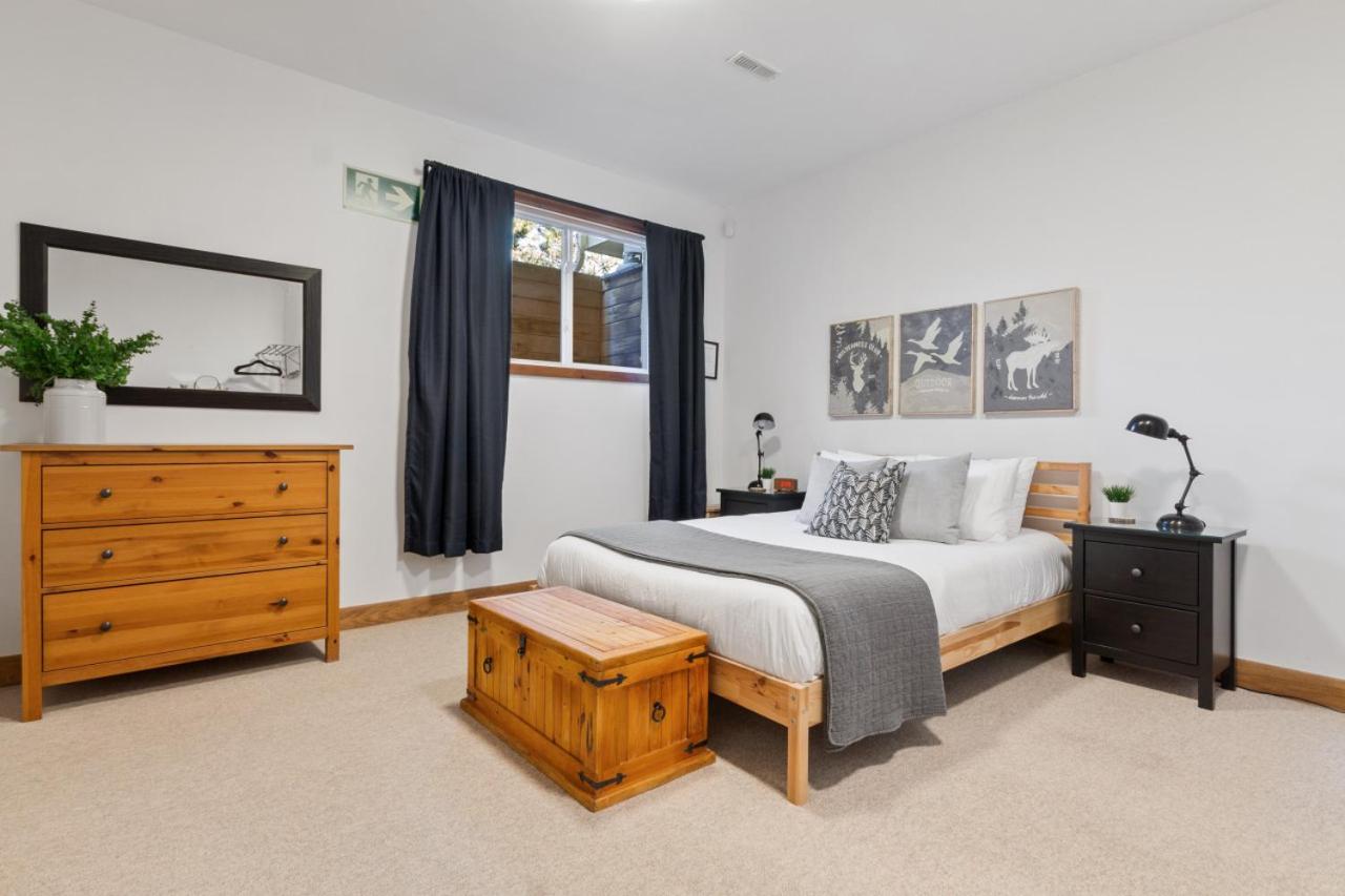 The Parker House Gorgeous Light and Spacious Chalet 86100