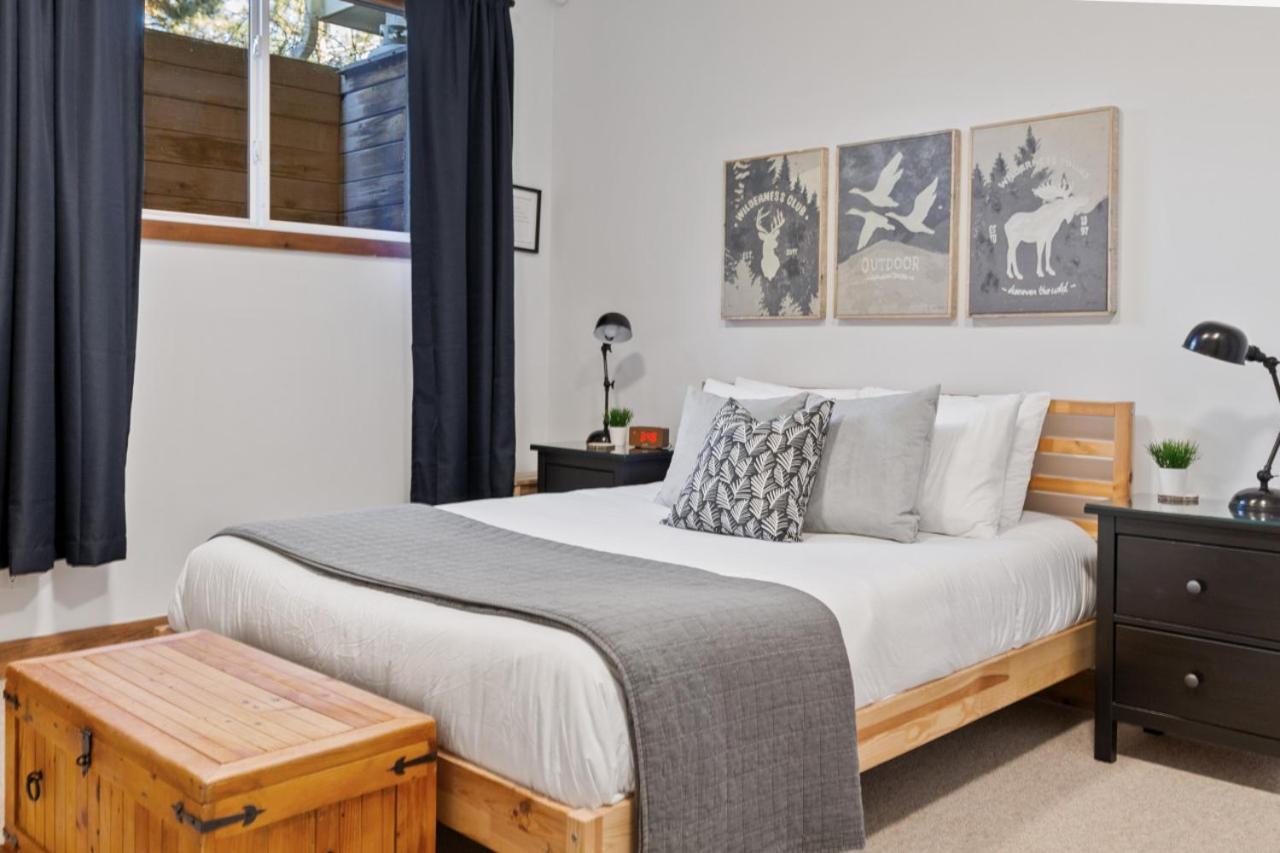 The Parker House Gorgeous Light and Spacious Chalet 86100