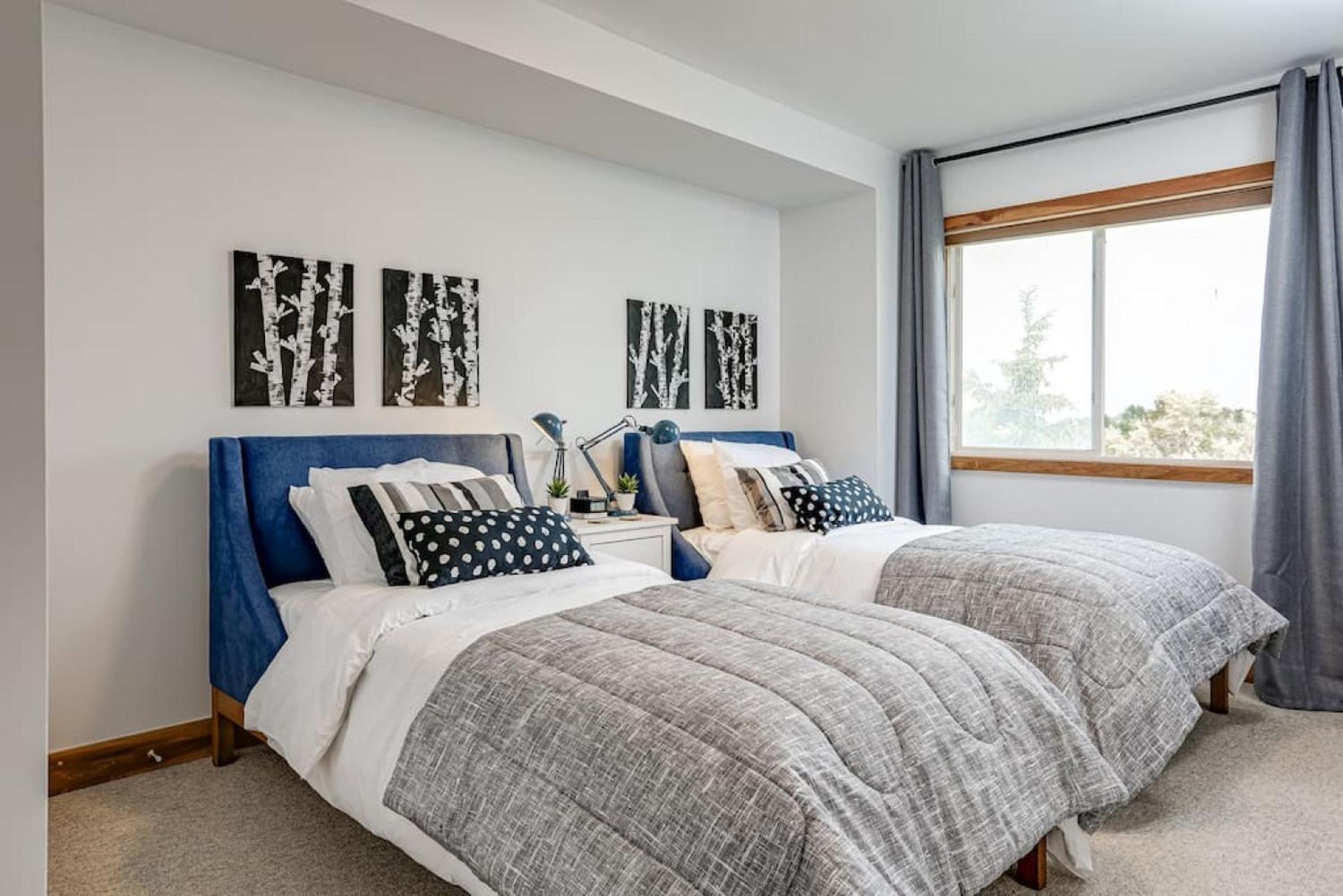 The Parker House Gorgeous Light and Spacious Chalet 86100