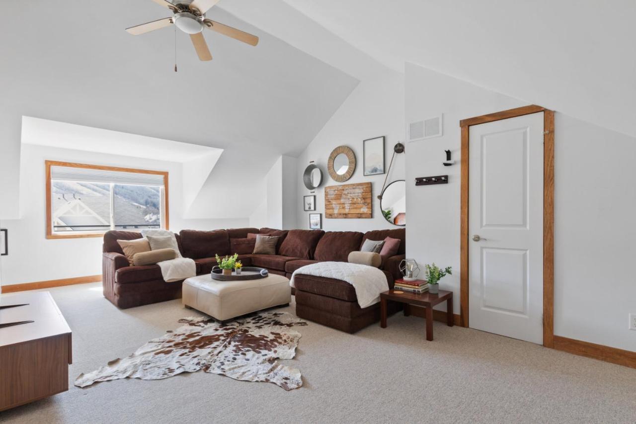 The Parker House Gorgeous Light and Spacious Chalet 86100