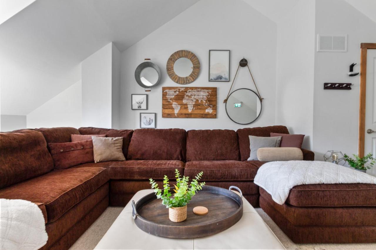 The Parker House Gorgeous Light and Spacious Chalet 86100