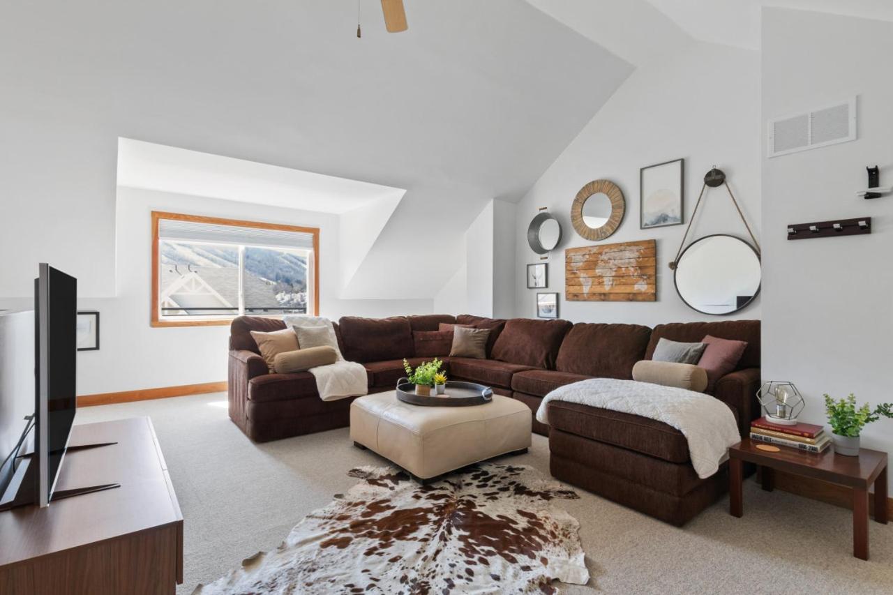 The Parker House Gorgeous Light and Spacious Chalet 86100