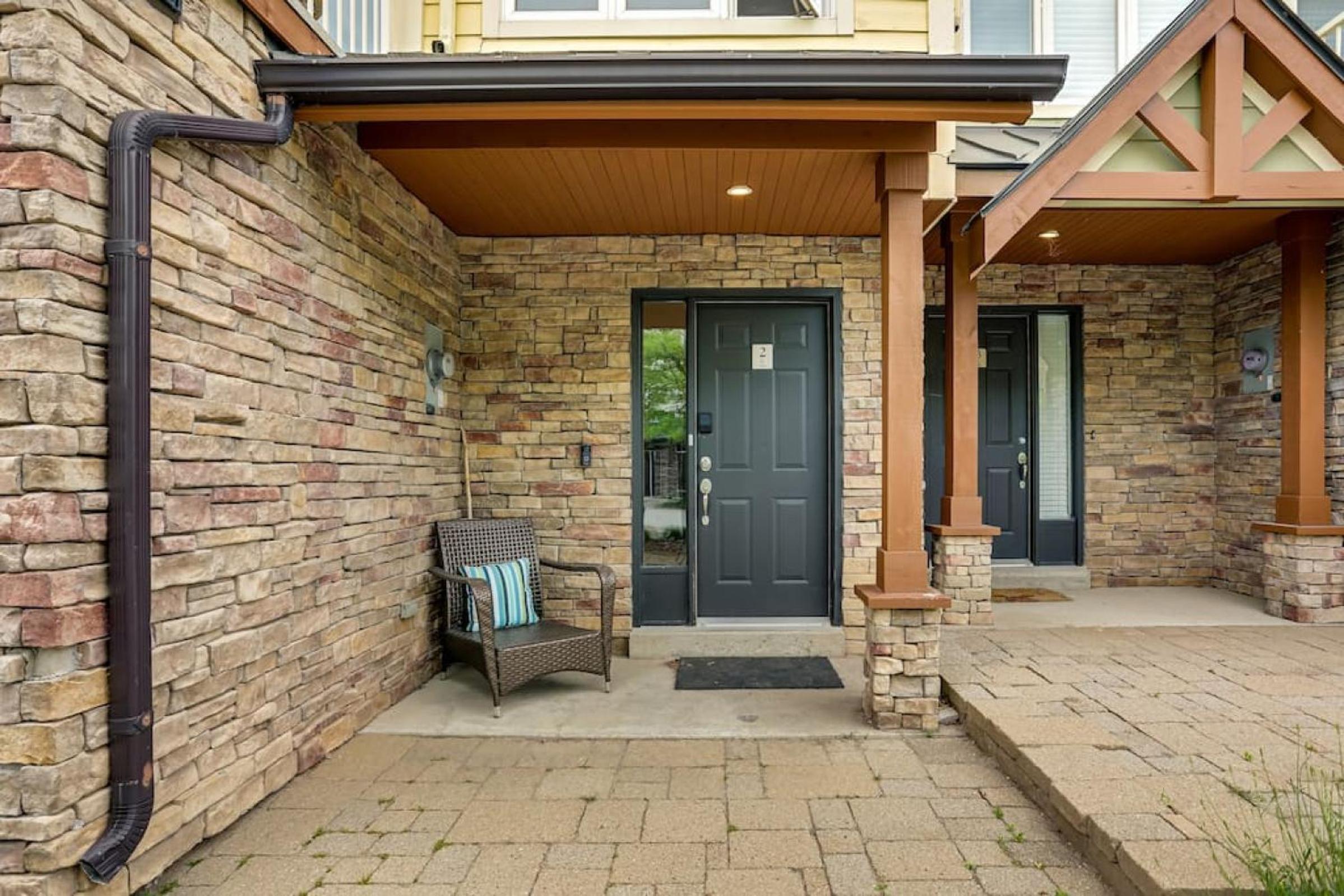 The Parker House Gorgeous Light and Spacious Chalet 86100