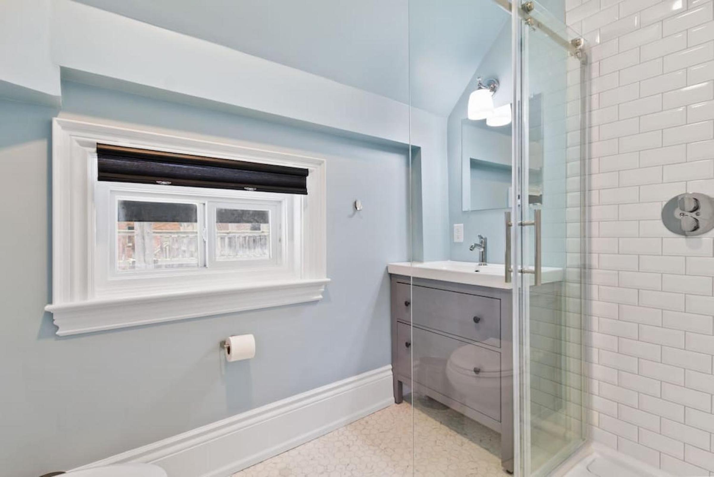 Luxury Contemporary Condo in Downtown Collingwood 97044