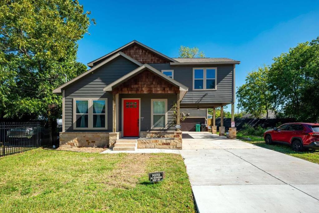 Deluxe House in the Heart of Houston view 2