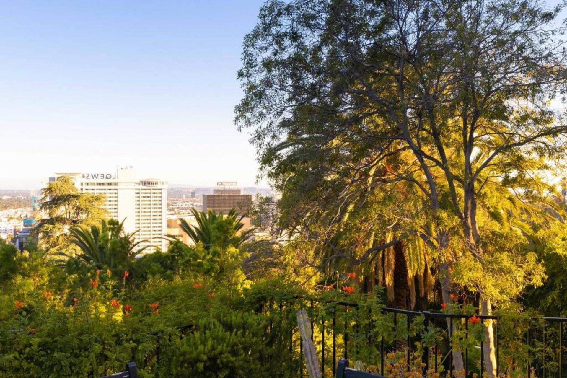 Hollywood Hideaway