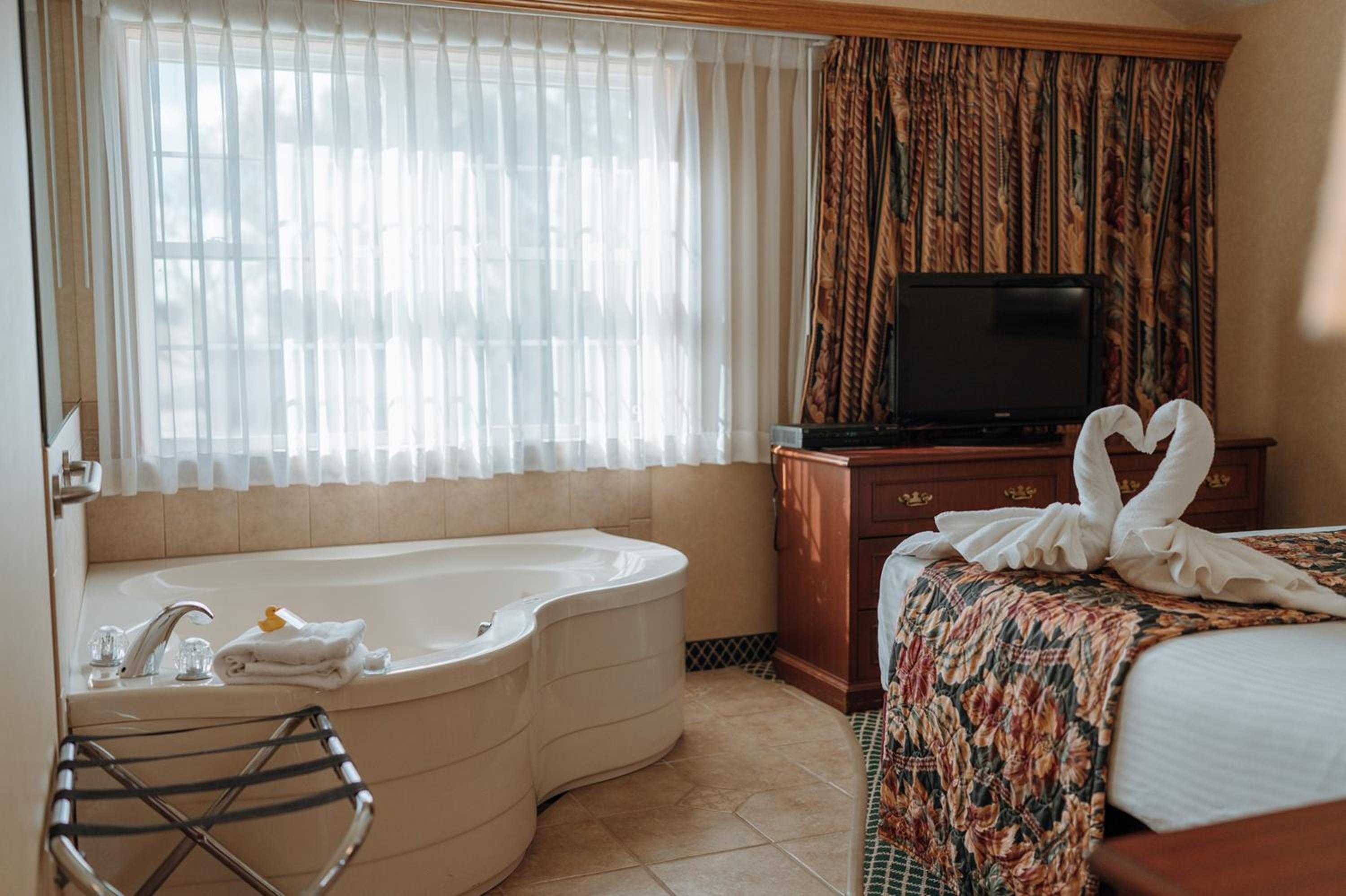 Skaneateles Suites