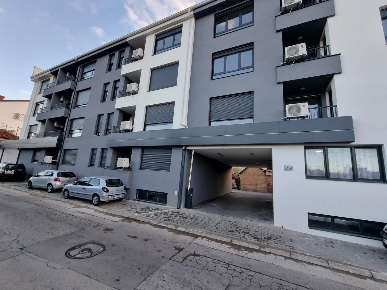 Vlyche apartment FREE PARKING view 3