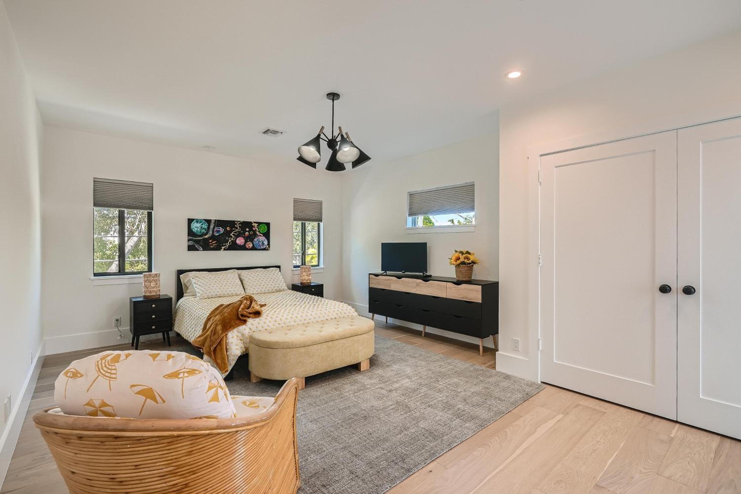 Villa Vogue - Designer Finishes Meet Open Living in Sunshine Park