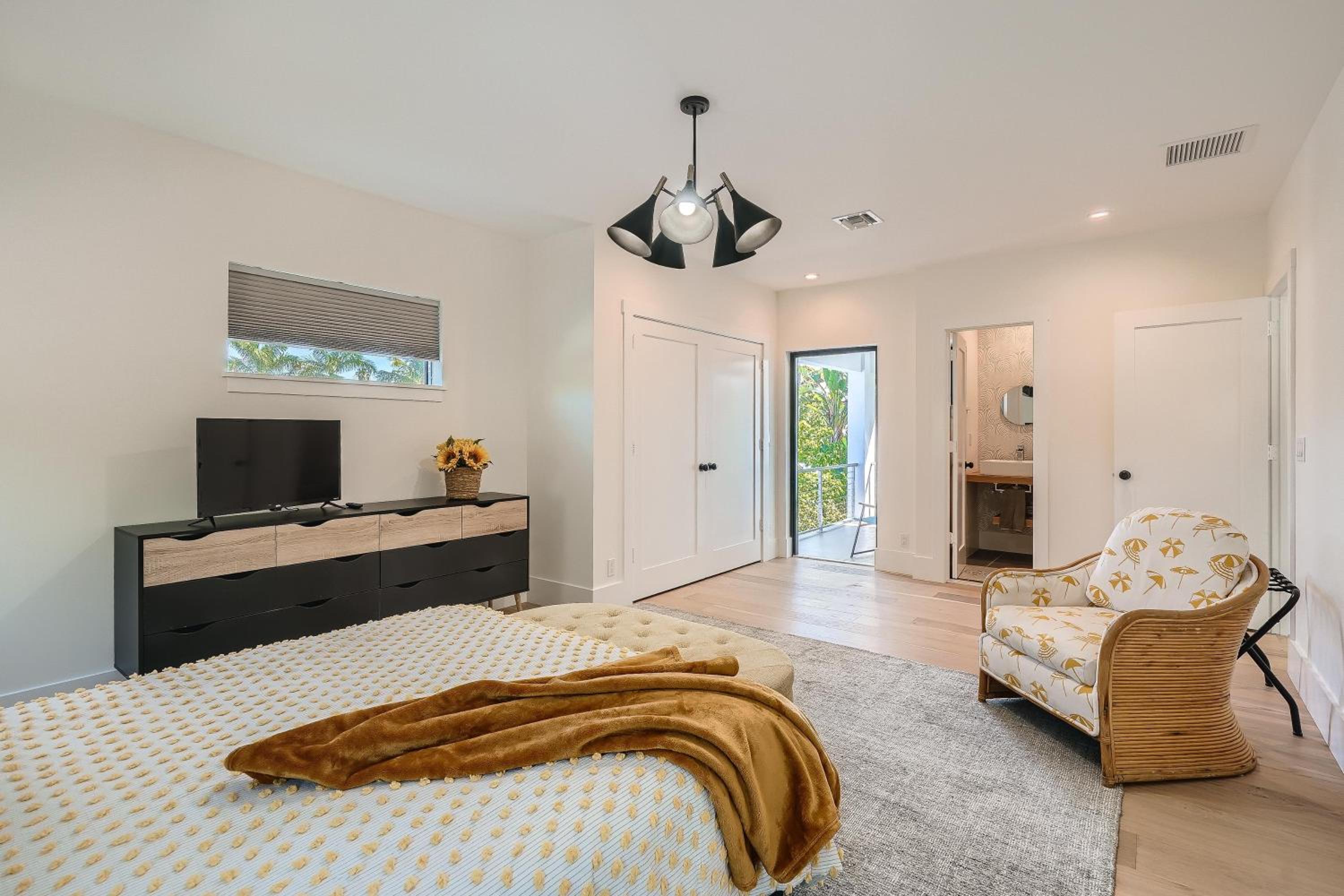 Villa Vogue - Designer Finishes Meet Open Living in Sunshine Park
