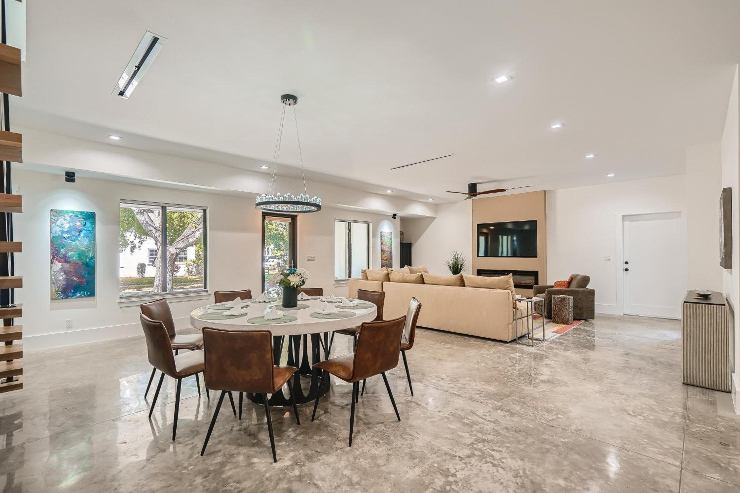 Villa Vogue - Designer Finishes Meet Open Living in Sunshine Park