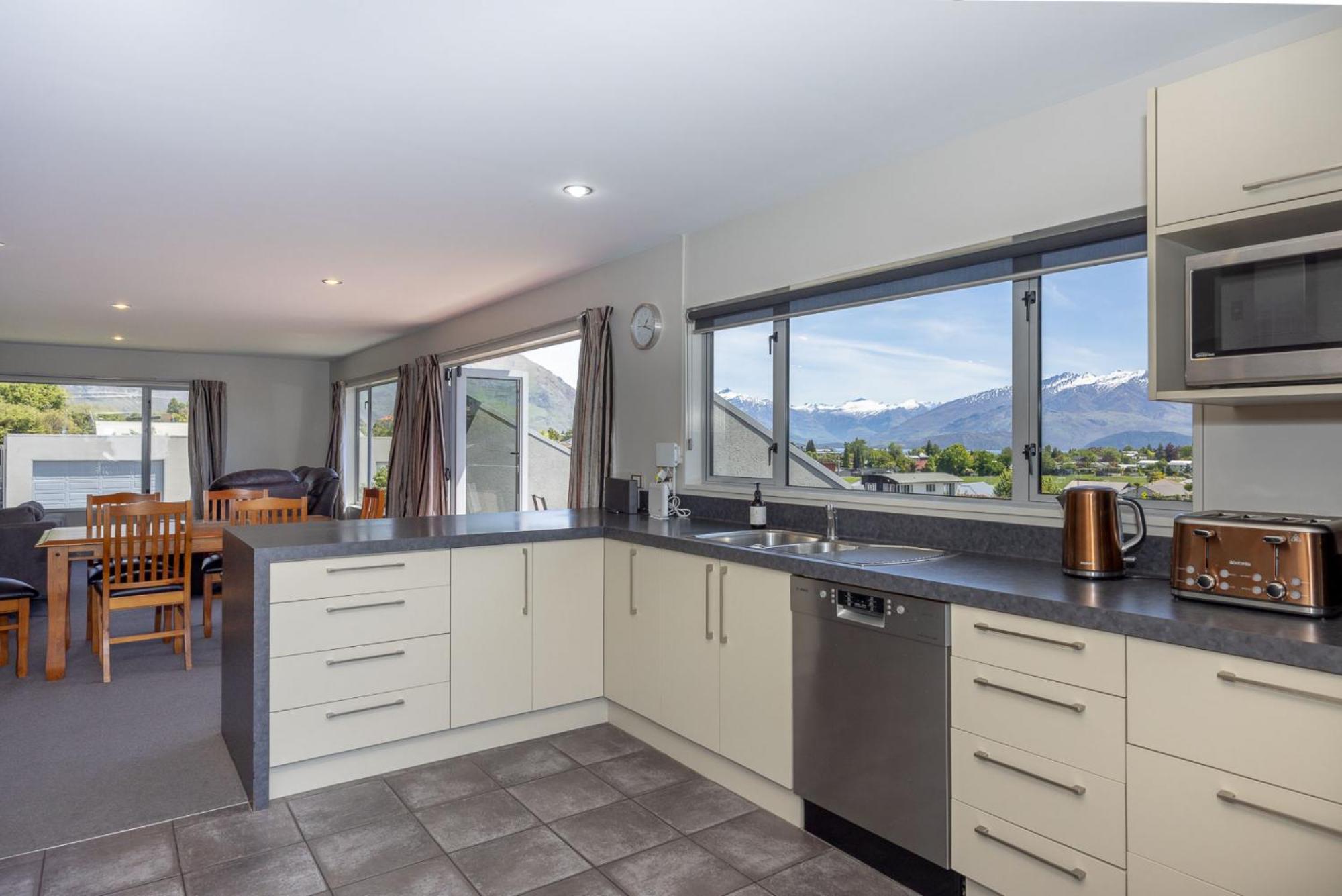 Wanaka Views on King view 3