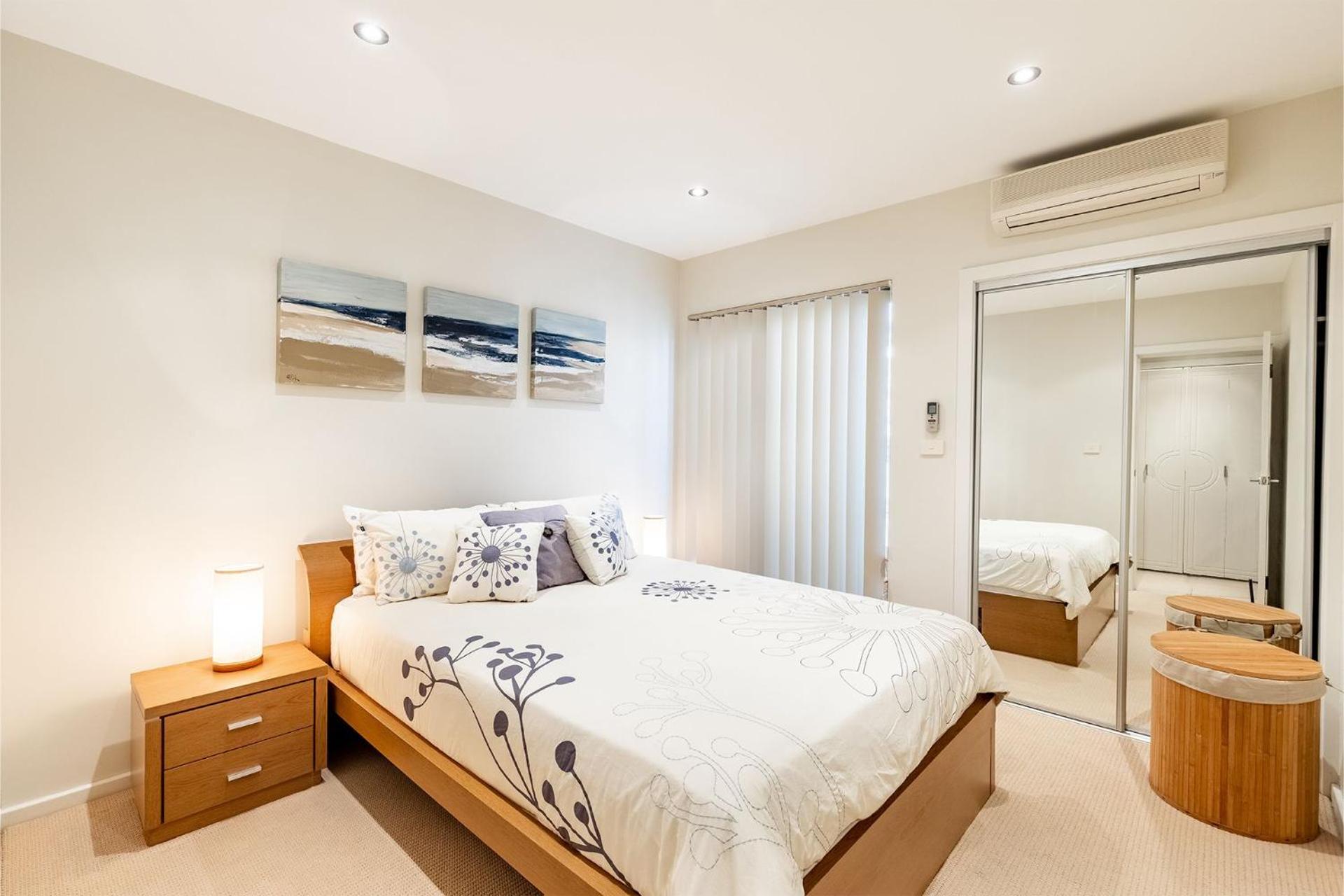 Bay Break, 1 25 Voyager Cl - 50 metres to the waters edge, lift and air conditioning