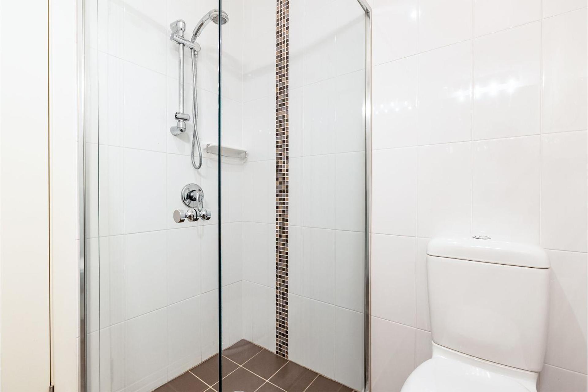 Bay Break, 1 25 Voyager Cl - 50 metres to the waters edge, lift and air conditioning