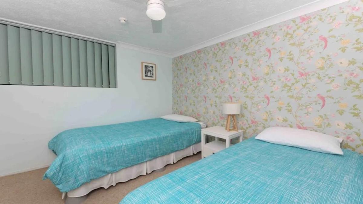 Burleigh Terraces - Hosted by Burleigh Letting