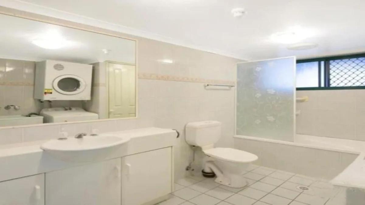 Burleigh Terraces - Hosted by Burleigh Letting