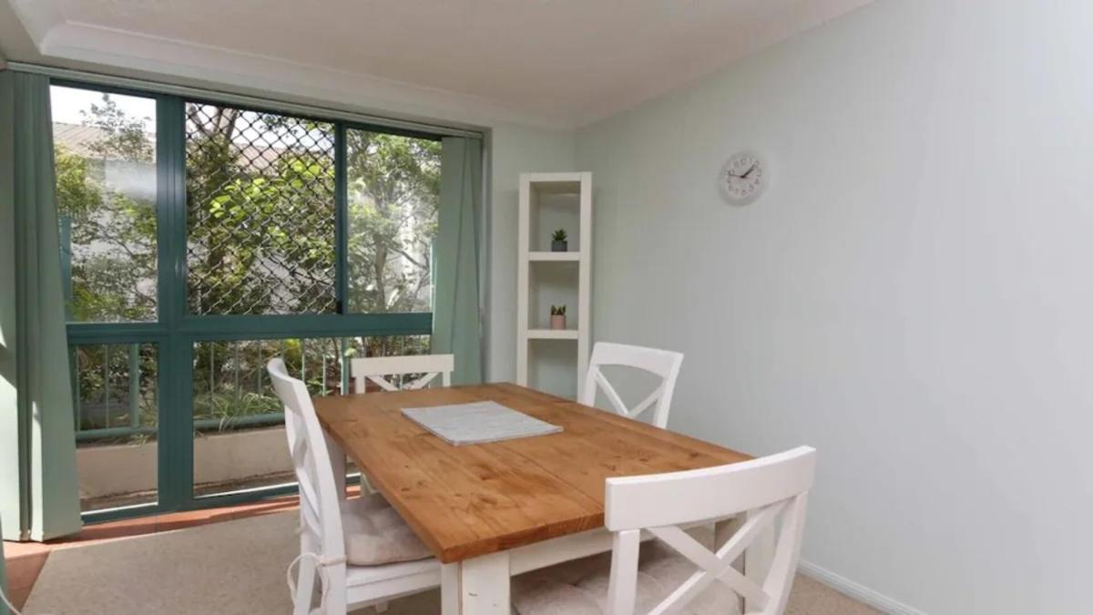 Burleigh Terraces - Hosted by Burleigh Letting