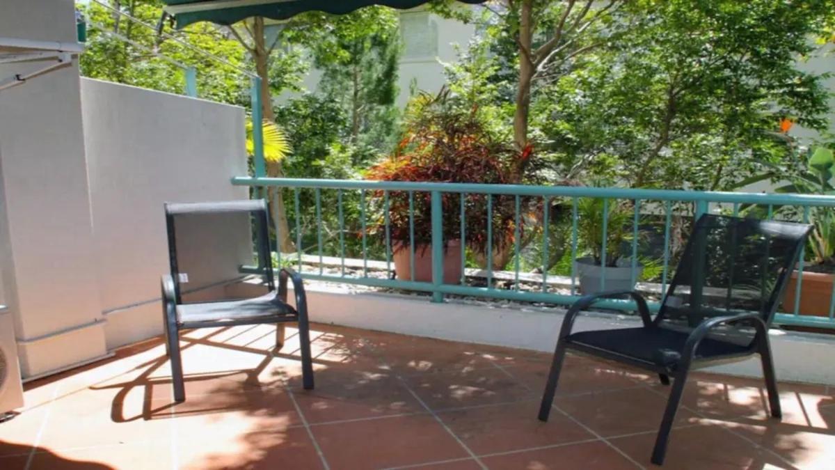 Burleigh Terraces - Hosted by Burleigh Letting