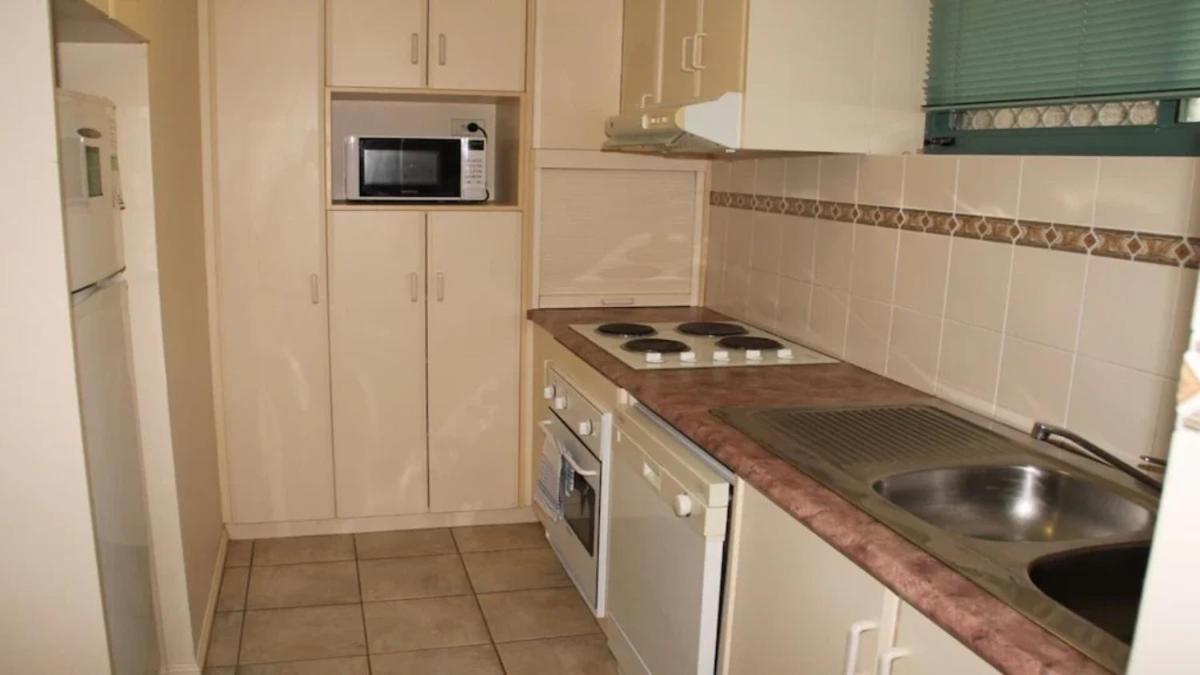 Burleigh Terraces - Hosted by Burleigh Letting