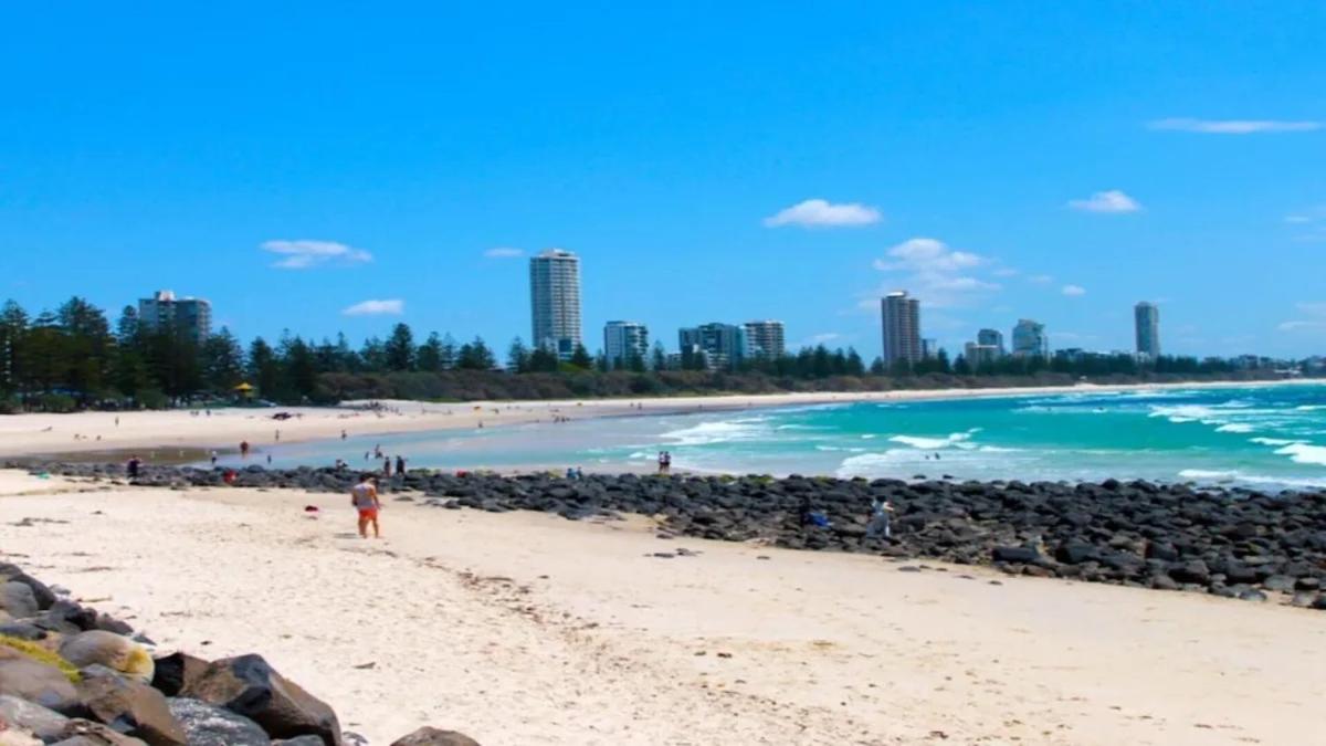 Burleigh Terraces - Hosted by Burleigh Letting