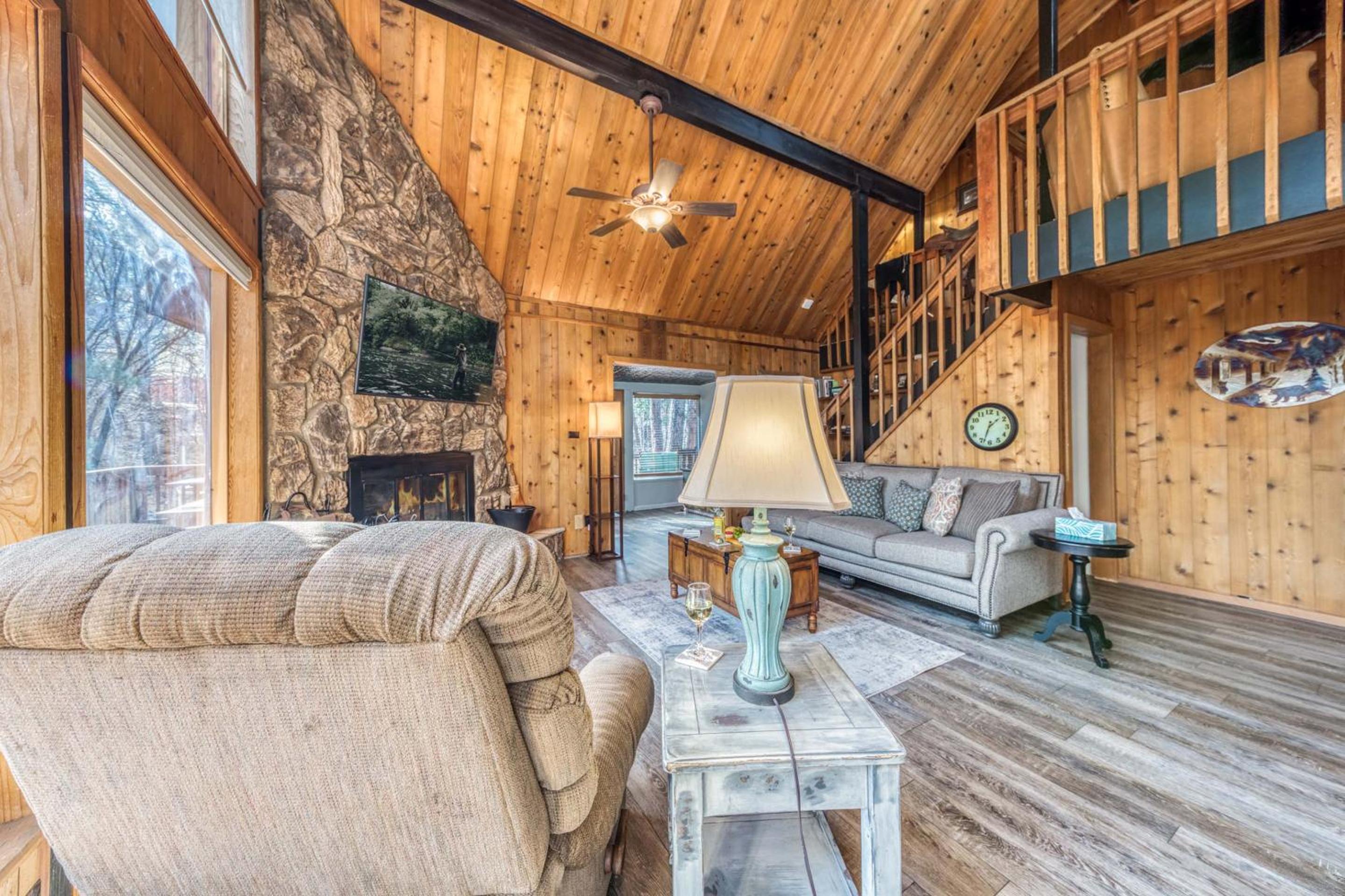 Paradise on the River, 4 Bedrooms, Sleeps 16, View, Deck, Grill, Hot Tub view 4