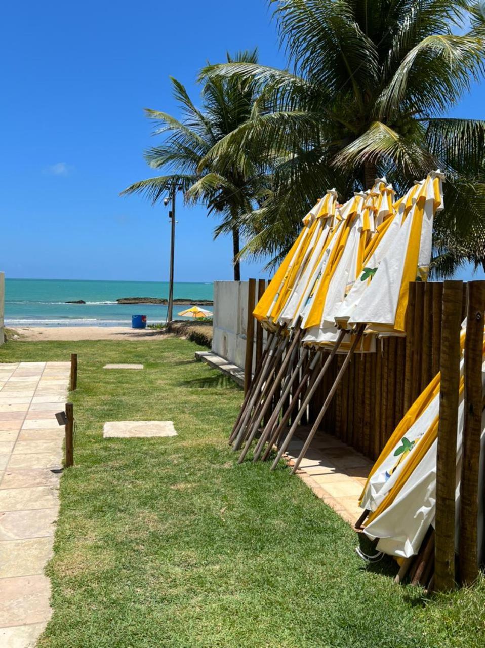 Casa Amarela em Condomínio Beira Mar - Privê Praia dos Carneiros