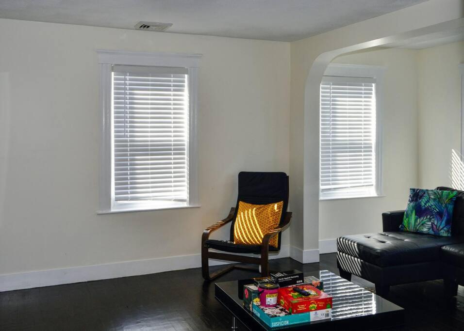 Boston Vacations - Modern Three Bedroom Condo - Boston - Property Image 2