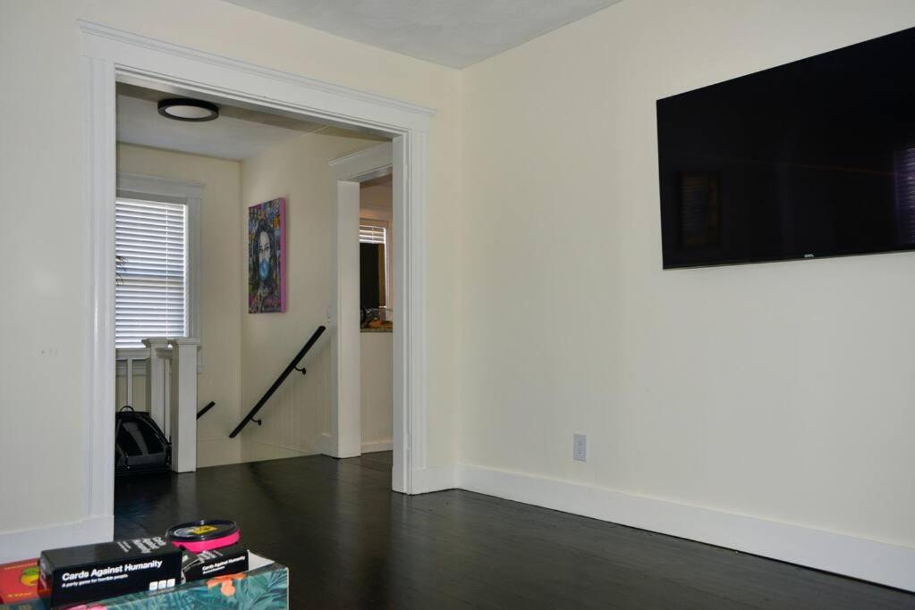 Boston Vacations - Modern Three Bedroom Condo - Boston - Property Image 3