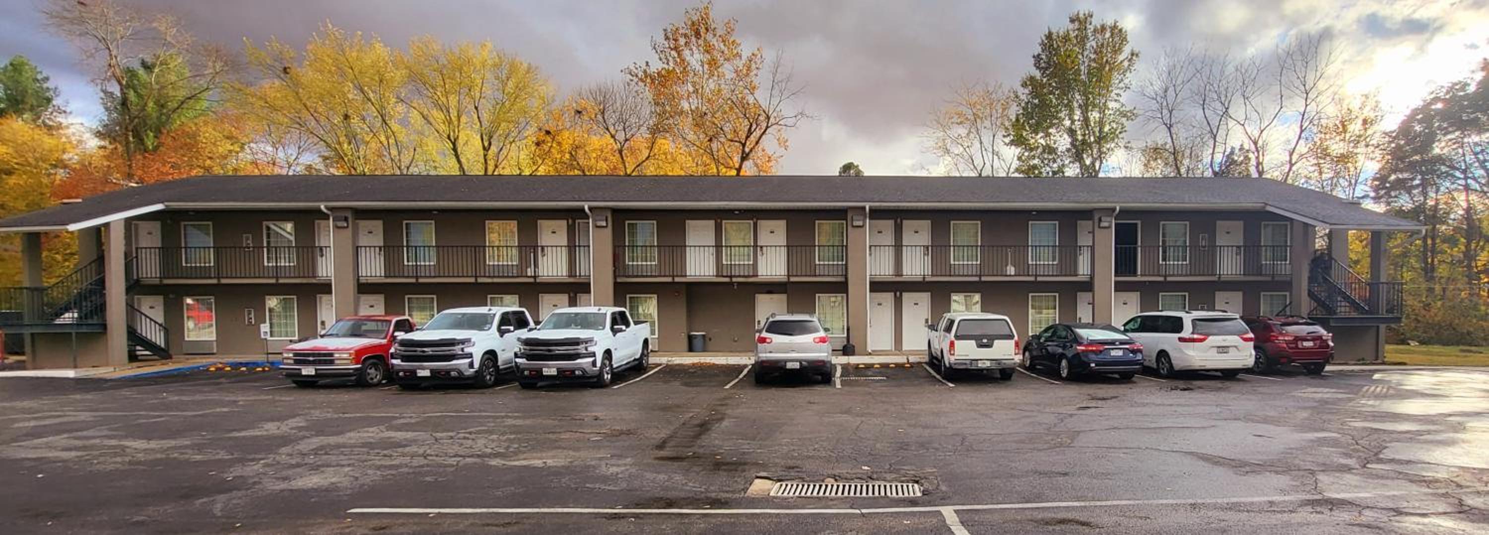 Jacksonville Vacations - Jackson Town House Inn - Property Image 1