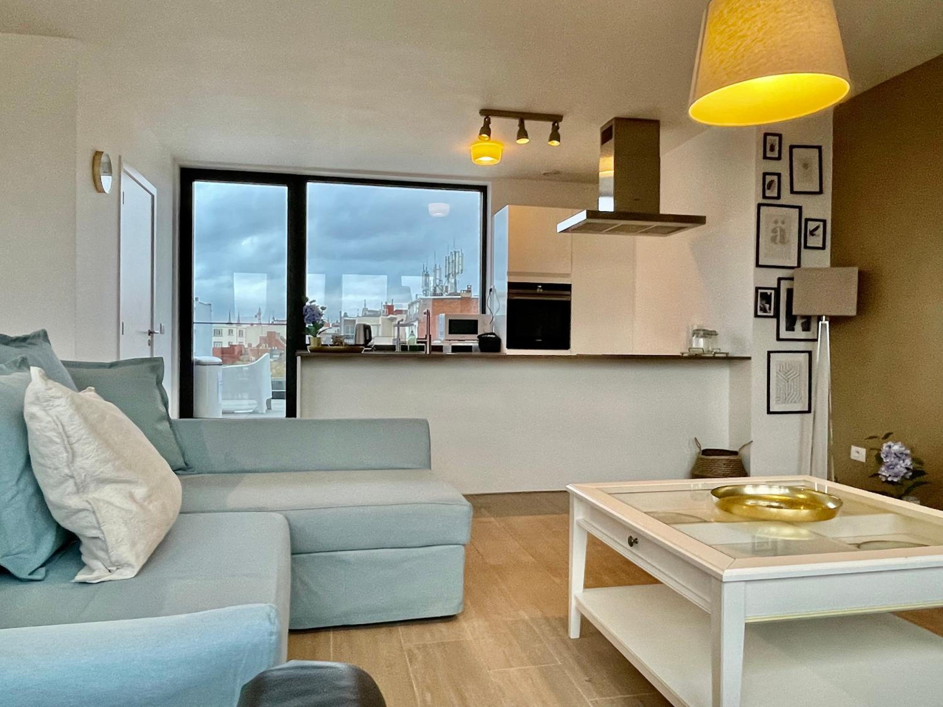 OneLuxStay near Diamond District