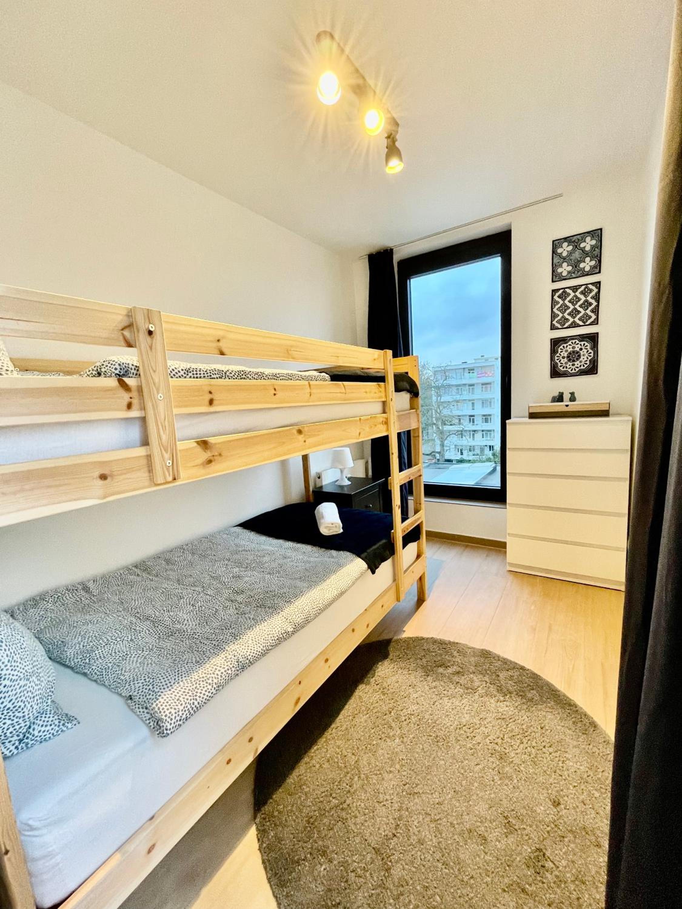 OneLuxStay near Diamond District