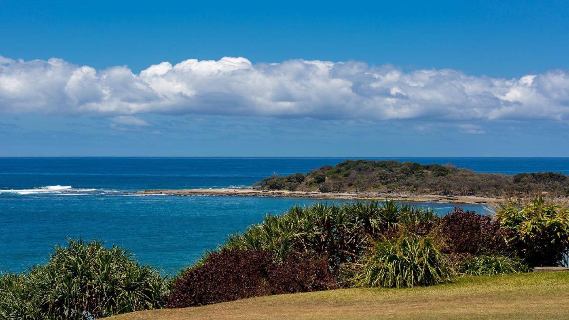 Lonerock 2 - Lifestyle Yamba