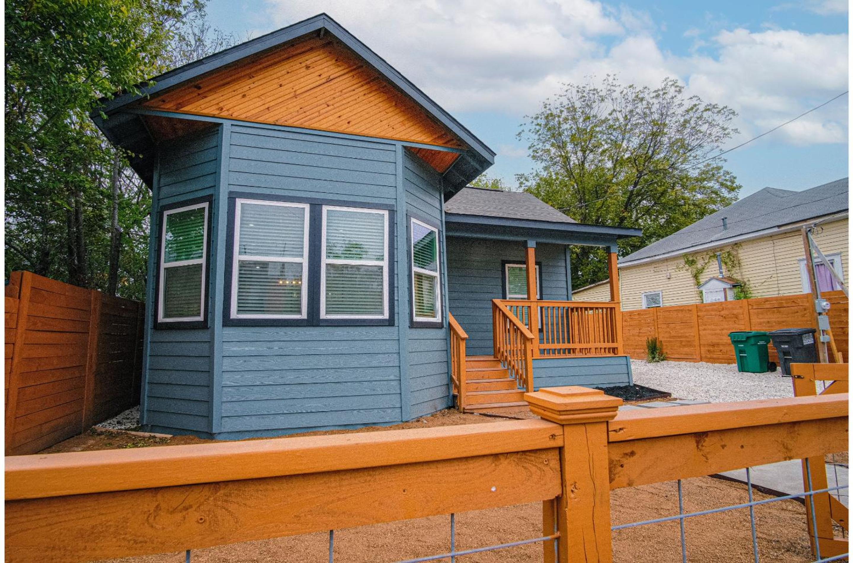 Exceptional 5BR So Close to Riverwalk and Downtown