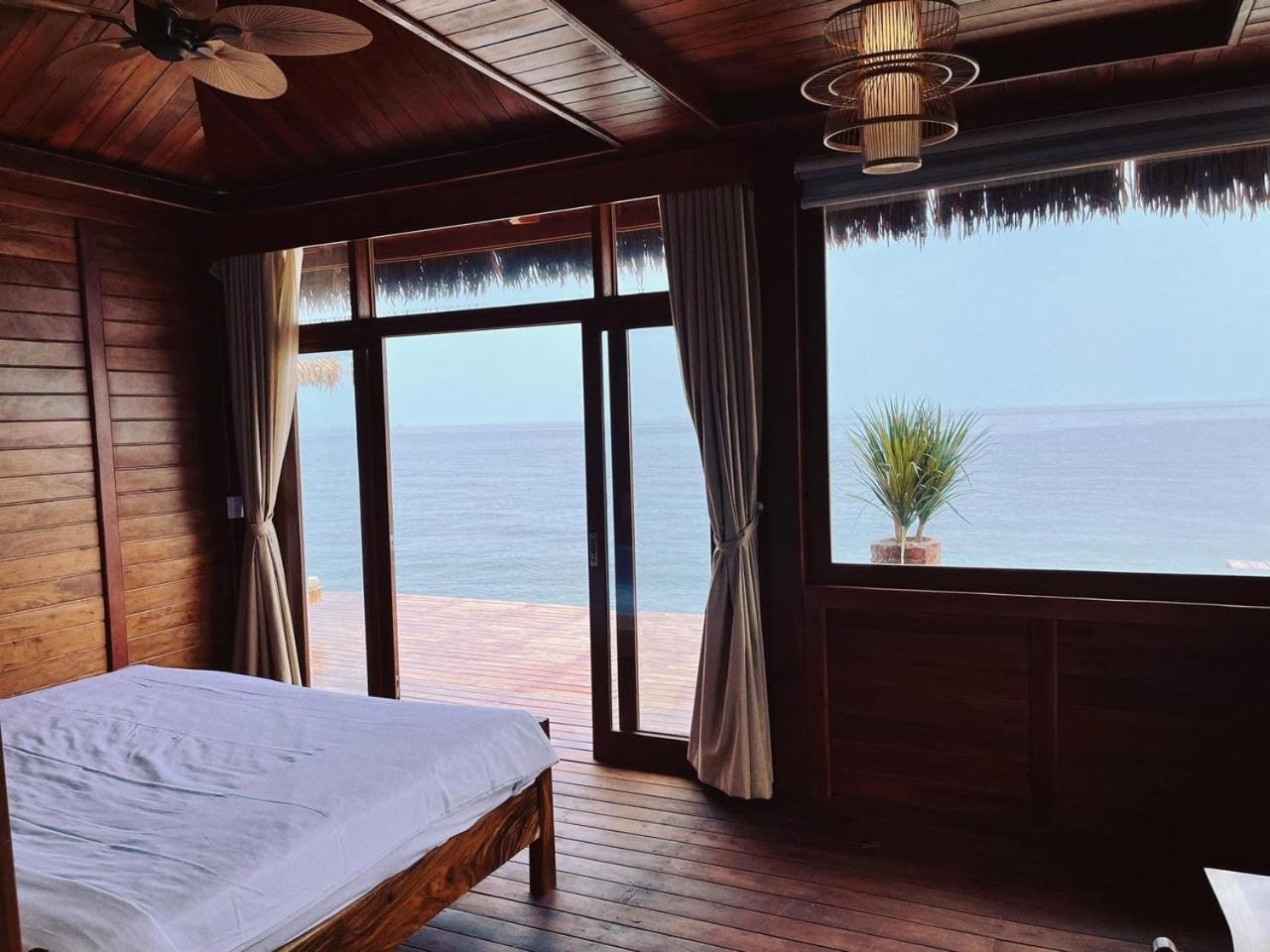 Rocks Beach Boutique