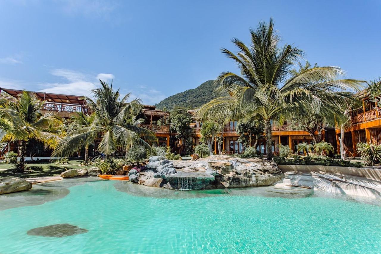 Rocks Beach Boutique