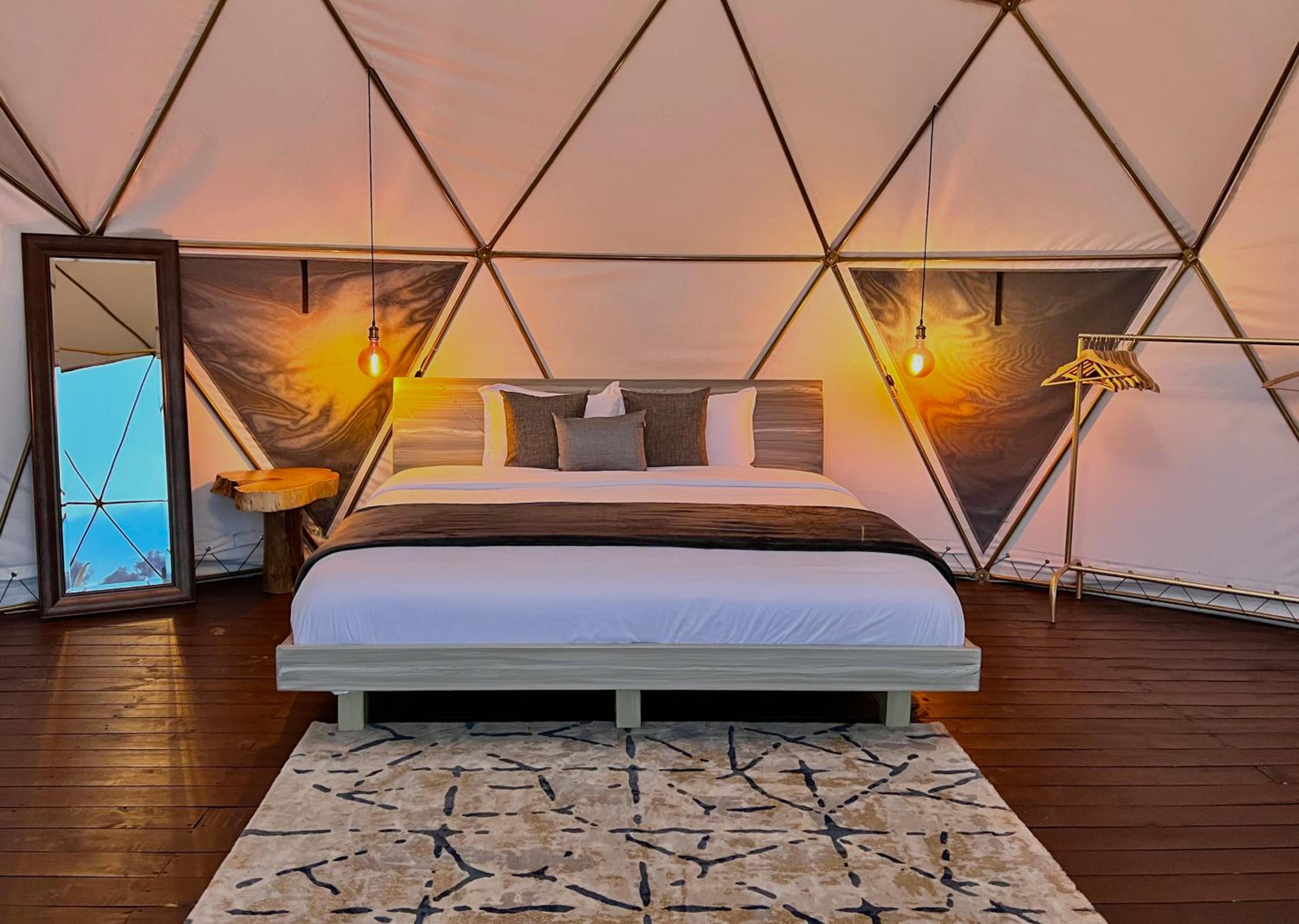 Golden Glamping & Suites view 2
