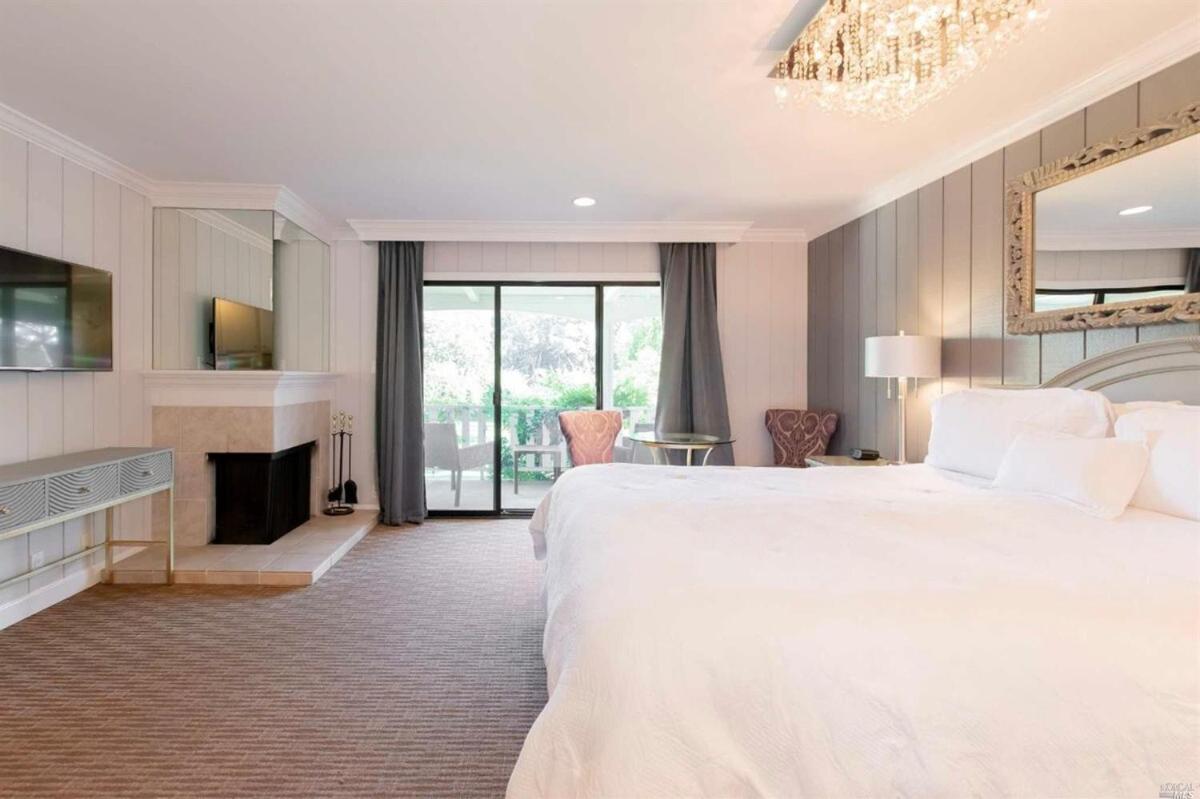 1 bed - 1 bath - Silverado Resort Experience view 5